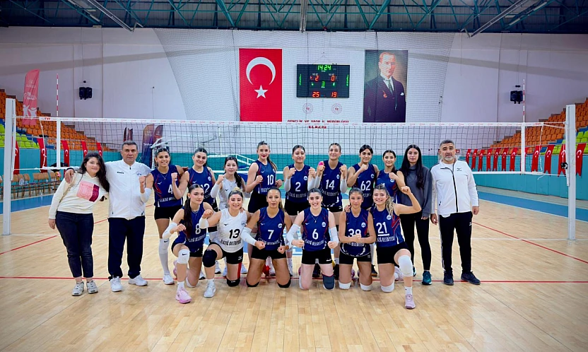 Elazığ Belediyespor Kadın Voleybol Takımı, zirvedeki yerini perçinledi