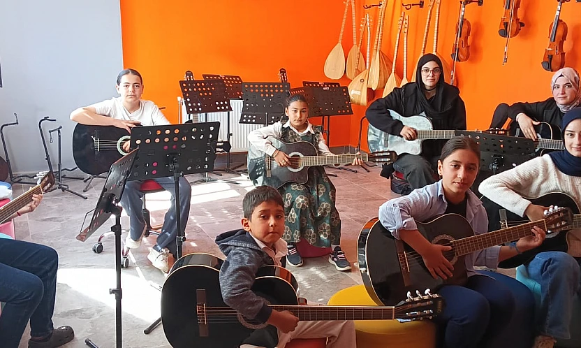 Elazığ'da gençlik merkezleriyle gelecek inşa ediliyor