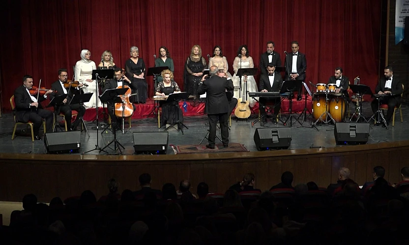 Elazığ'da yeni yıl konseri müzikseverlerden tam not aldı