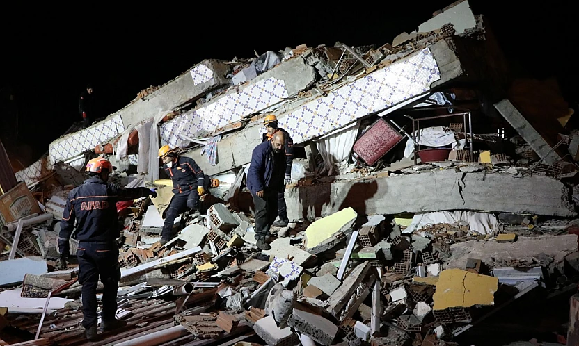 Elazığ depreminin yıldönümünde hayatını kaybedenleri rahmetle anıyoruz