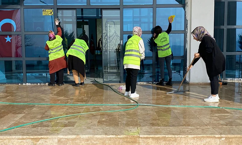 Elazığ İl Özel İdaresi'nden Fethi Sekin Külliyesi'nde çevre düzenlemesi