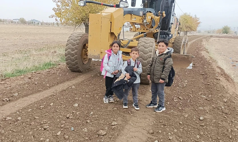 Elazığ İl Özel İdaresi'nden öğrenci servis güzergâhında yol güvenliği çalışması
