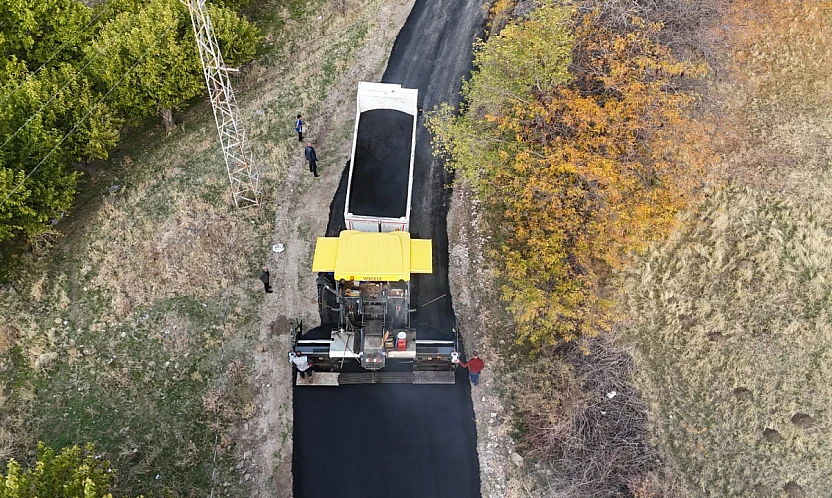 Elazığ İl Özel İdaresi'nin BSK asfalt çalışmaları sürüyor