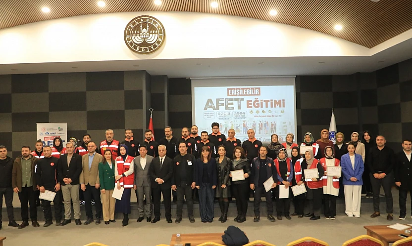 Erişilebilir afet eğitimi projesinin söyleşi ve sertifika programı yapıldı