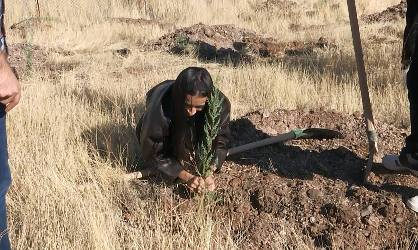 Fırat Üniversitesi öğrencilerinden fidan dikim etkinliği
