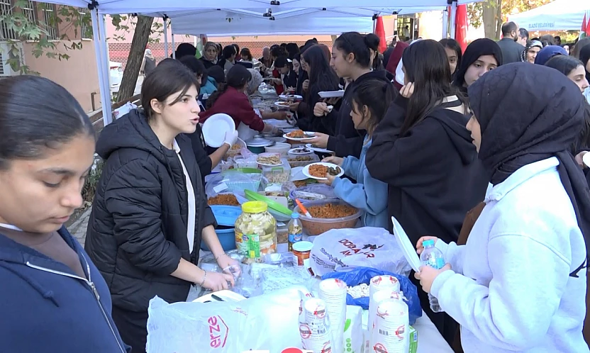 Gazze yararına kermes düzenlendi