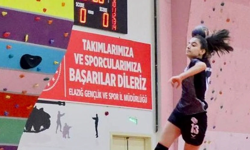Gençlik ve Spor Kulübü Sporcusu Ecrin Kehya U16 Milli Takım kampında