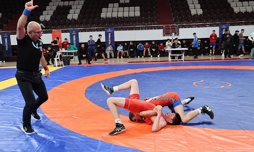 Güreşçiler Elazığ'da mindere çıkıyor