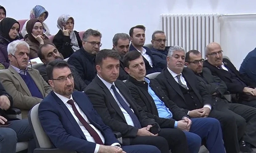 'İlahiyatçı Kimliğinin Sorumlulukları' konulu konferans