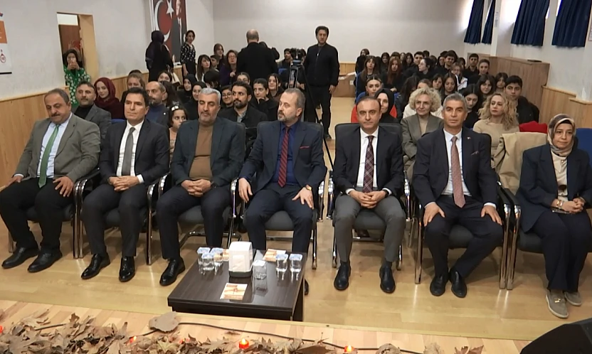 Karakaya Güzel Sanatlar Lisesi'nde 'Müzik, Şiir ve Resmin Buluşması'