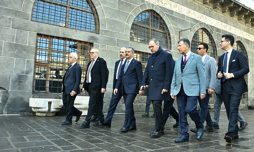 Keleş, Diyarbakır'da engelli bireyler için yürütülen çalışmaları yerinde inceledi