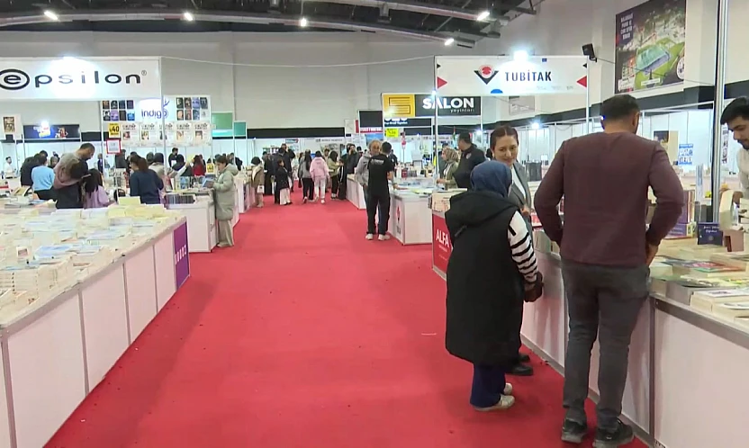 Kitap Fuarı ziyaretçilerini ağırlıyor