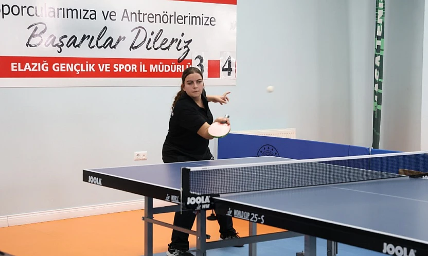 Kurumlar arası masa tenisi turnuvası başladı