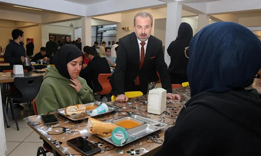 Müdür Şahin, öğrencilerle yemekte buluştu