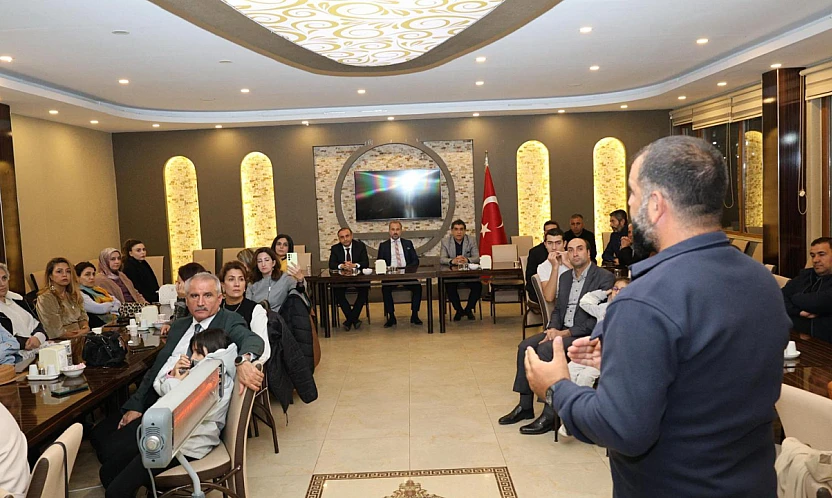 Öğretmen Akademisi programlarının konuğu sanatçı Aygün Çam oldu