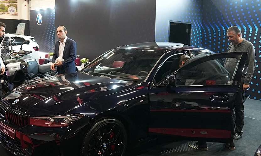 Oto Show Fuarı ziyaretçilerini ağırlıyor