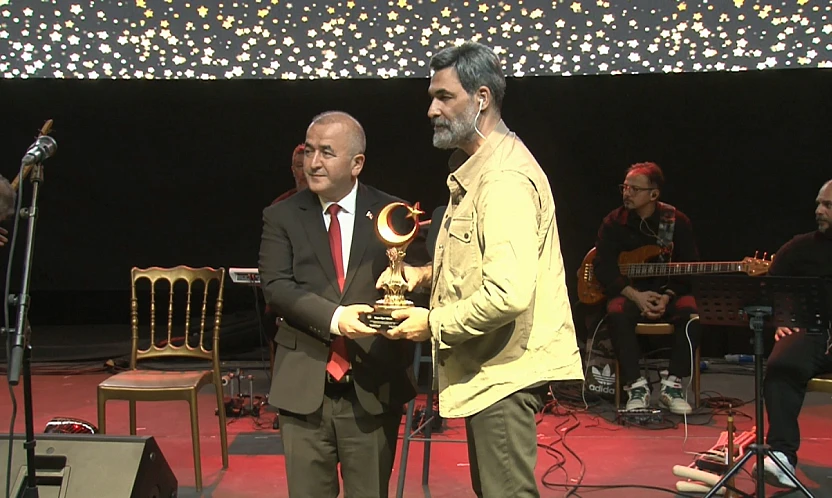 Uğur Işılak, hayran bıraktı