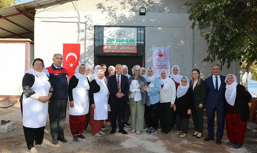 Vali Hatipoğlu Ağın Leblebisi yapımına katkıda bulundu
