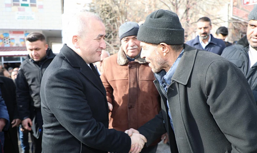 Vali Hatipoğlu Karakoçan'da temaslarda bulundu