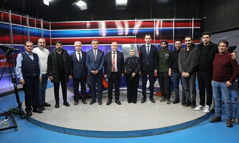 Vali Hatipoğlu, Zeki Akbıyık'ın konuğu oldu